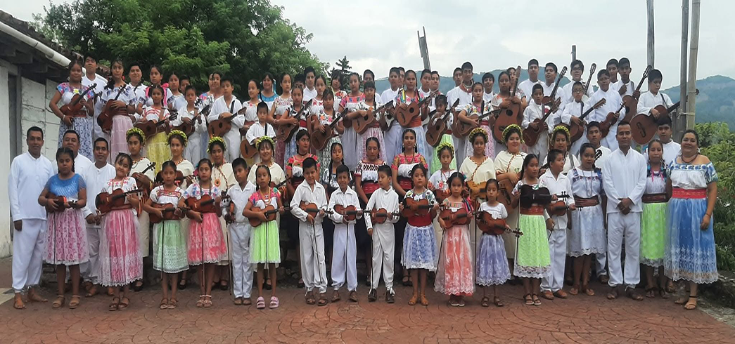 Actividad Cultural Comunitaria: Fandango monumental: Fiesta de son y raíz